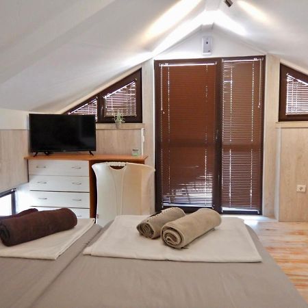 Къща За Гости Кребс Guesthousekrebs Sjoemen Buitenkant foto